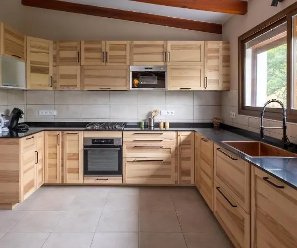 Maison Mialon: Amidst Of Nature La Esperanza