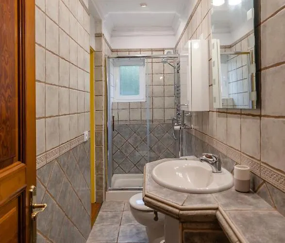 Maison Mialon: Amidst Of Nature La Esperanza